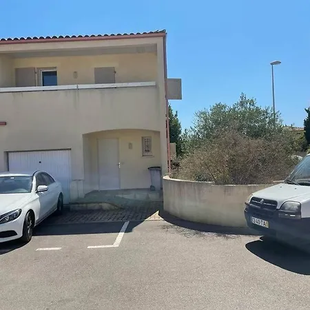 Charmante 8 Personnes Σπίτι διακοπών *